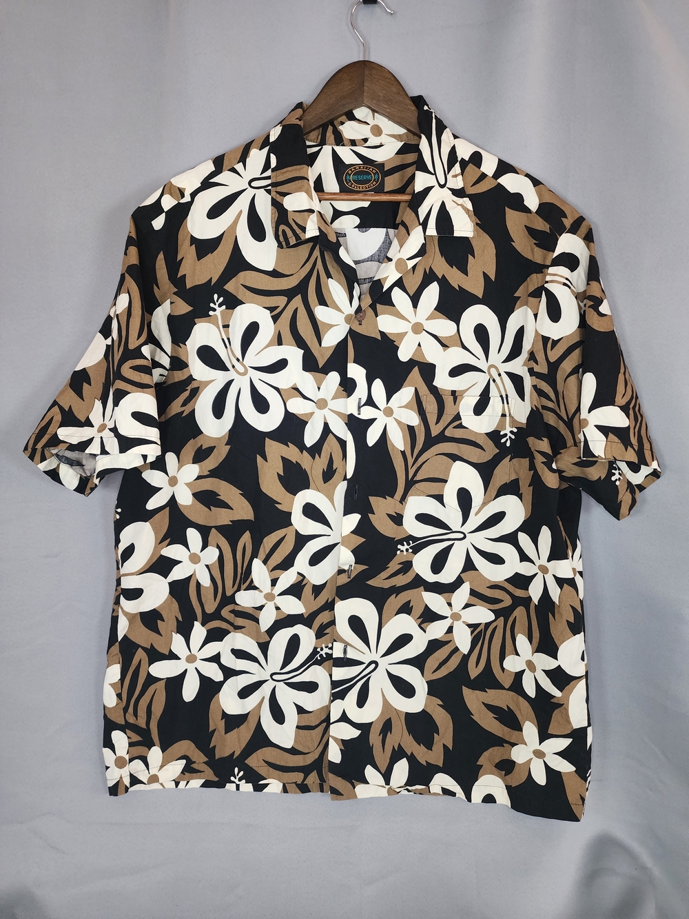 Hawaiian Reserve Collection Men's Short-Sleeve Floral Button-Down Shirt.